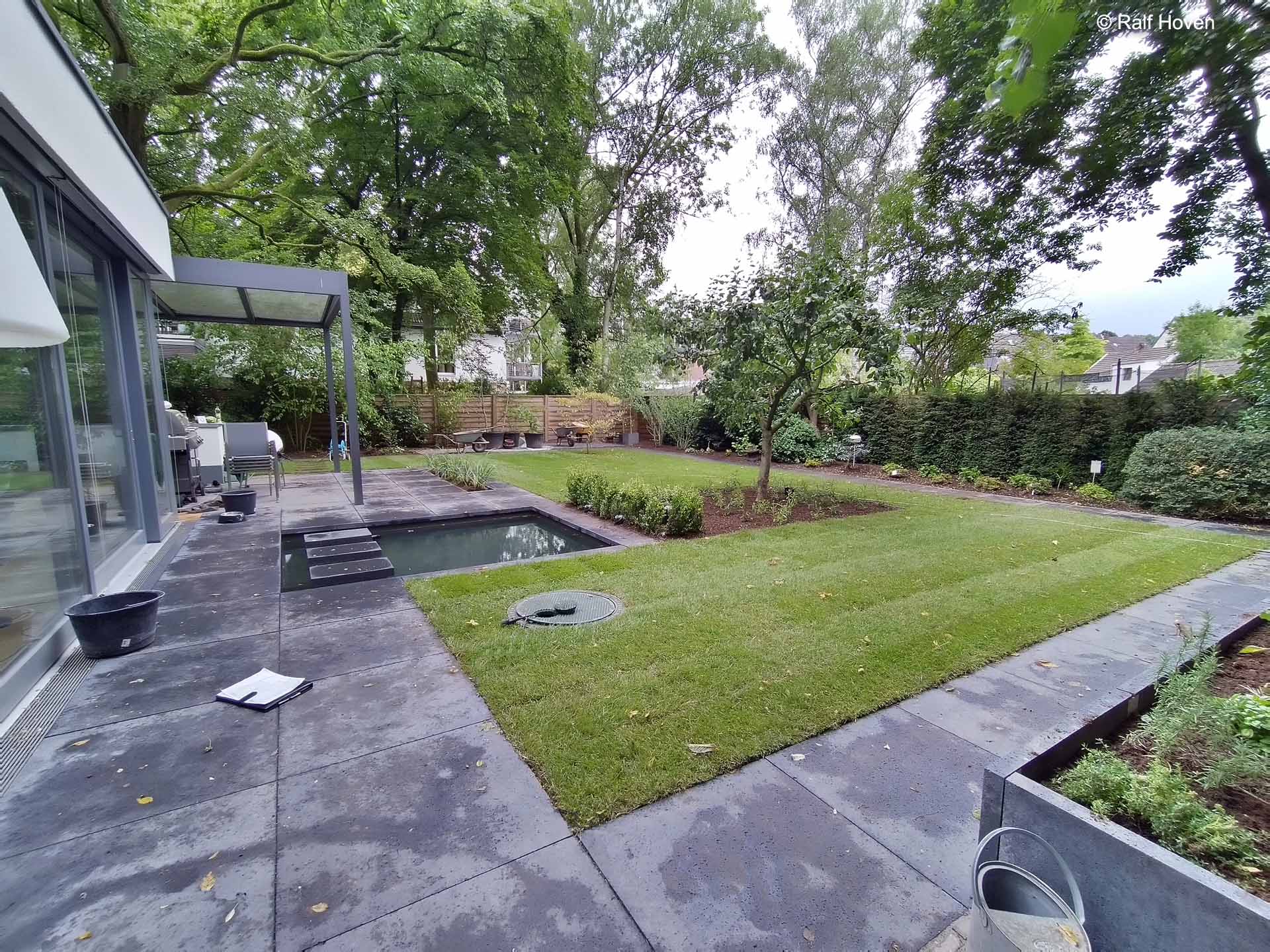 Gartengestaltung K&ouml;ln modern pflegeleicht Wasserbecken