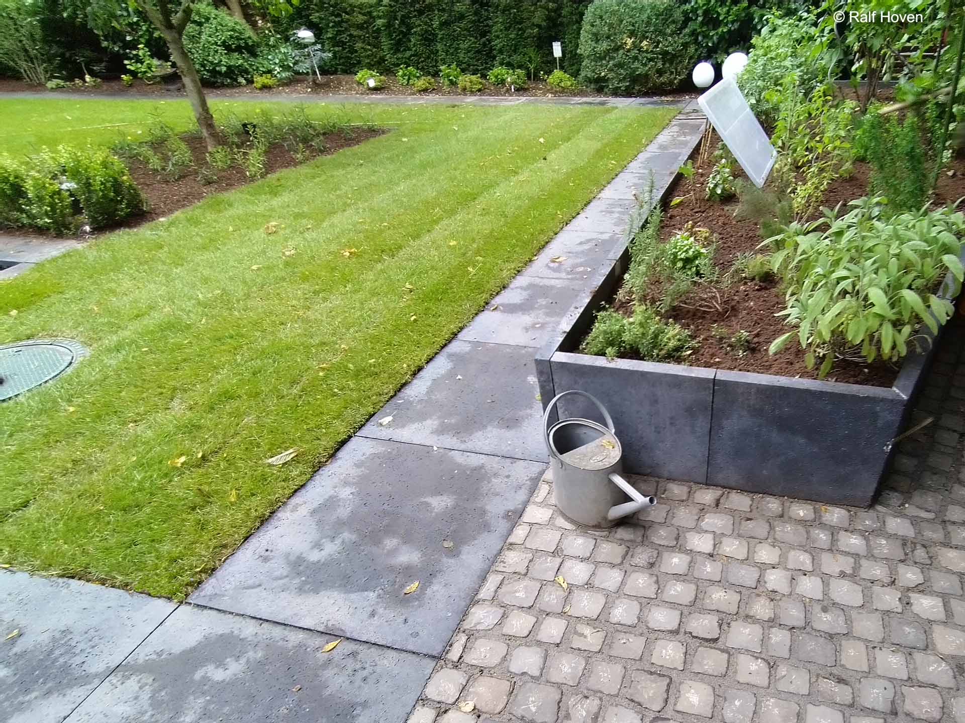 Gartengestaltung K&ouml;ln modern pflegeleicht Wasserbecken